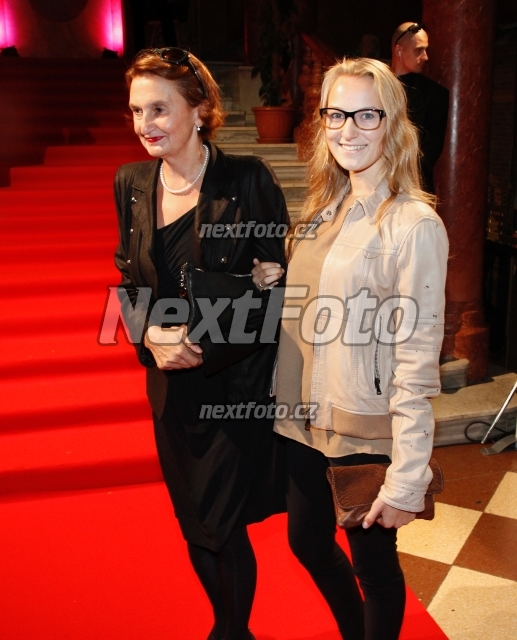 7999 Eva Holubova Karolina Holubova