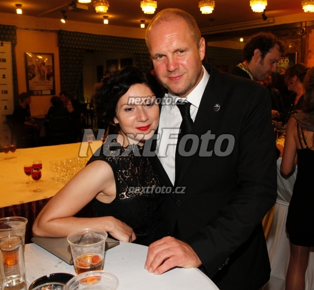 8286 David Ondricek Martha Issova