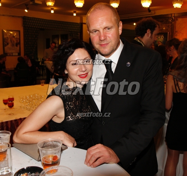 8287 David Ondricek Martha Issova