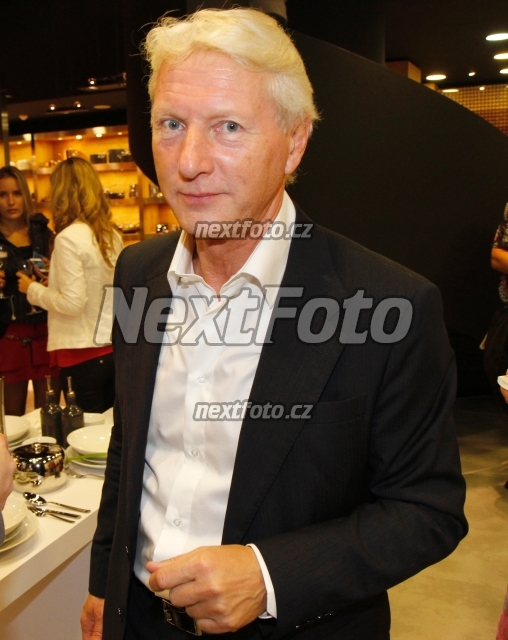 8589 Ladislav Spacek