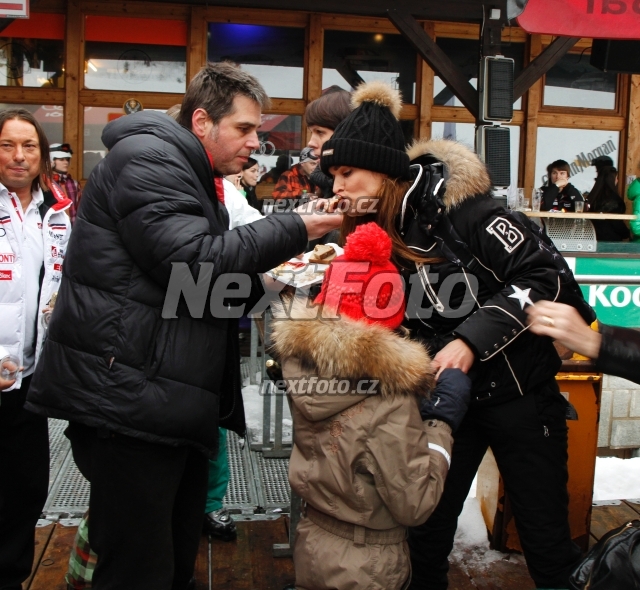 6676 Mahulena Bocanova Marina Mrazova
