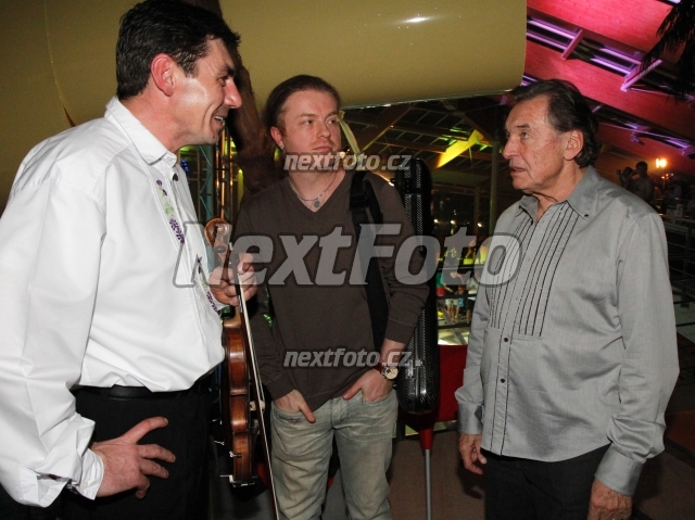 7253 Karel Gott Pavel Sporcl Jiri Pavlica