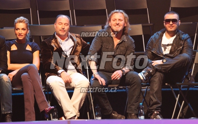 9817 Dara Rolins Patrik Rytmus Vrbovsky Michal David Josef Vojtek