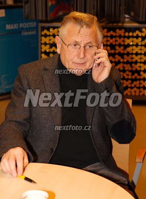 0135 Jiri Menzel