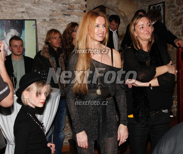 1249 Zuzana Strakova Marina Mrazova