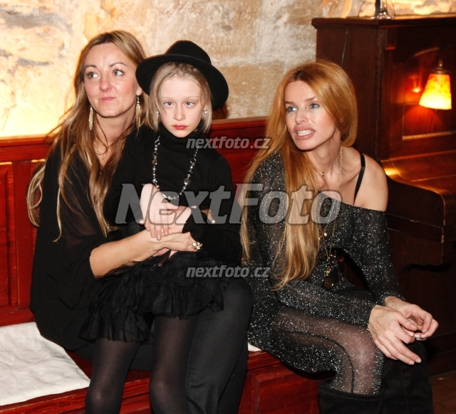 1280 Zuzana Strakova Marina Mrazova