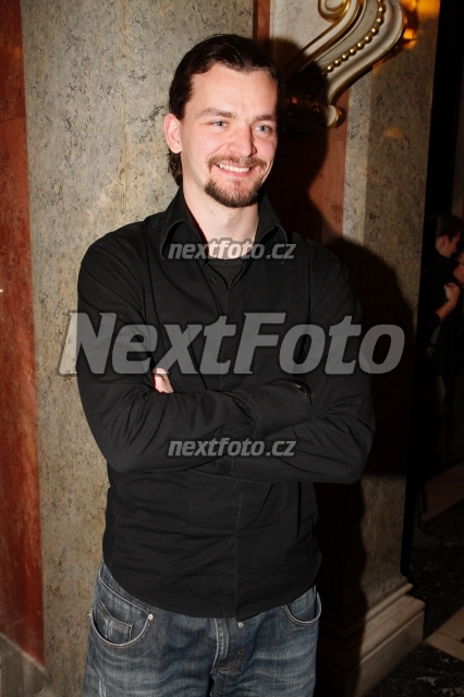 1746 Dusan Vitazek