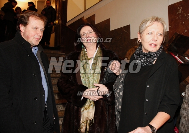 2227 Miroslava Nemcova Petr Dvorak Helena Trestikova